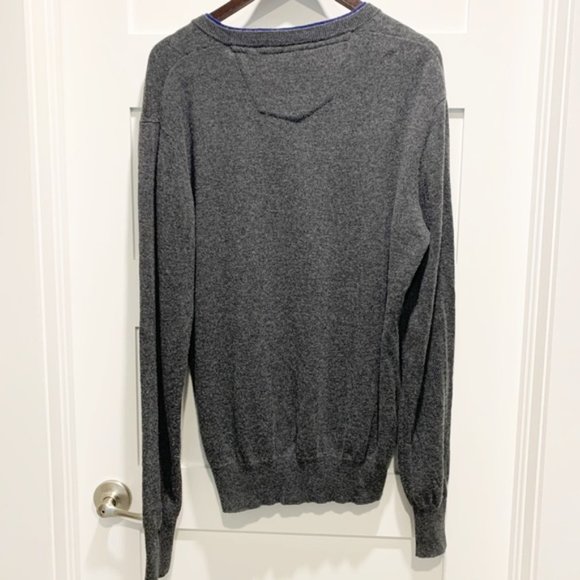 Robert Graham  V-Neck Wool-Modal-Cashmere Sweater - Size L - Picture 4 of 8